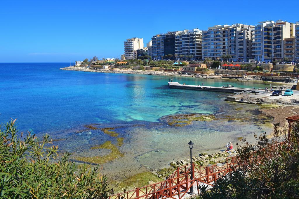 Apartment With Stunning Seaviews Sliema Kültér fotó