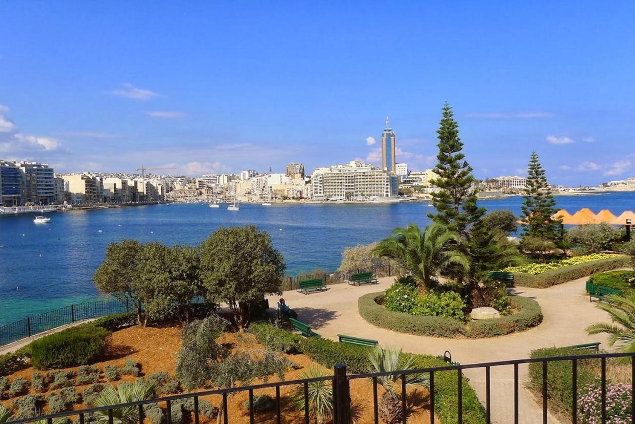 Apartment With Stunning Seaviews Sliema Kültér fotó