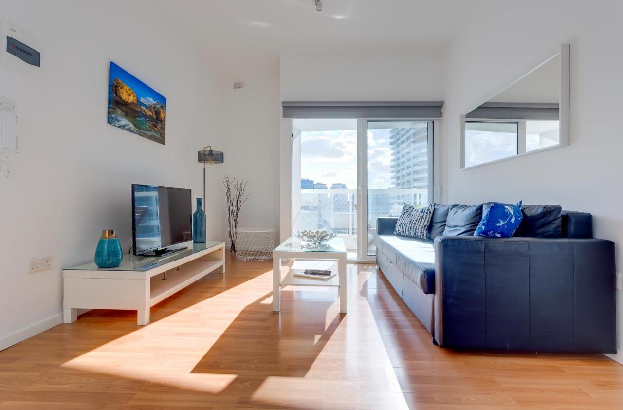 Apartment With Stunning Seaviews Sliema Kültér fotó