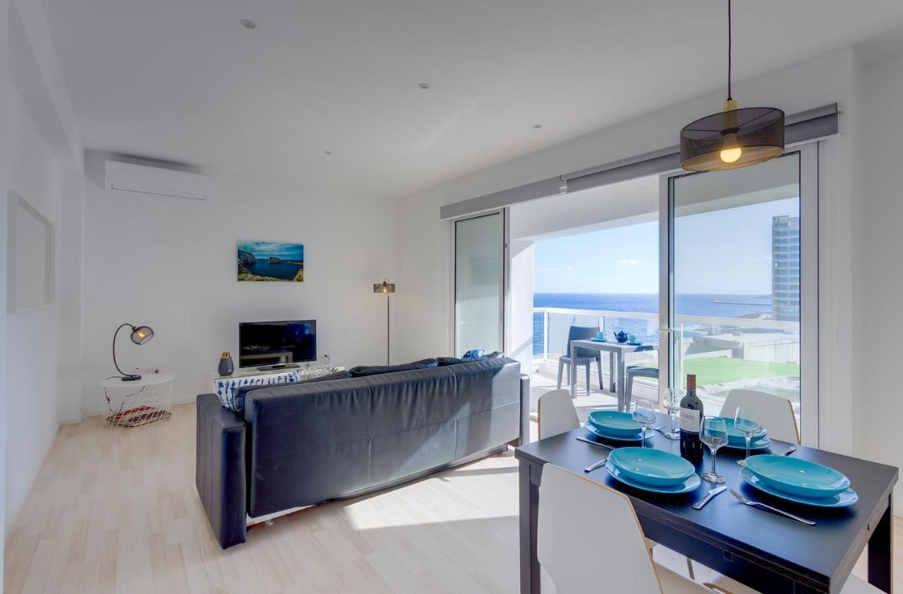 Apartment With Stunning Seaviews Sliema Kültér fotó