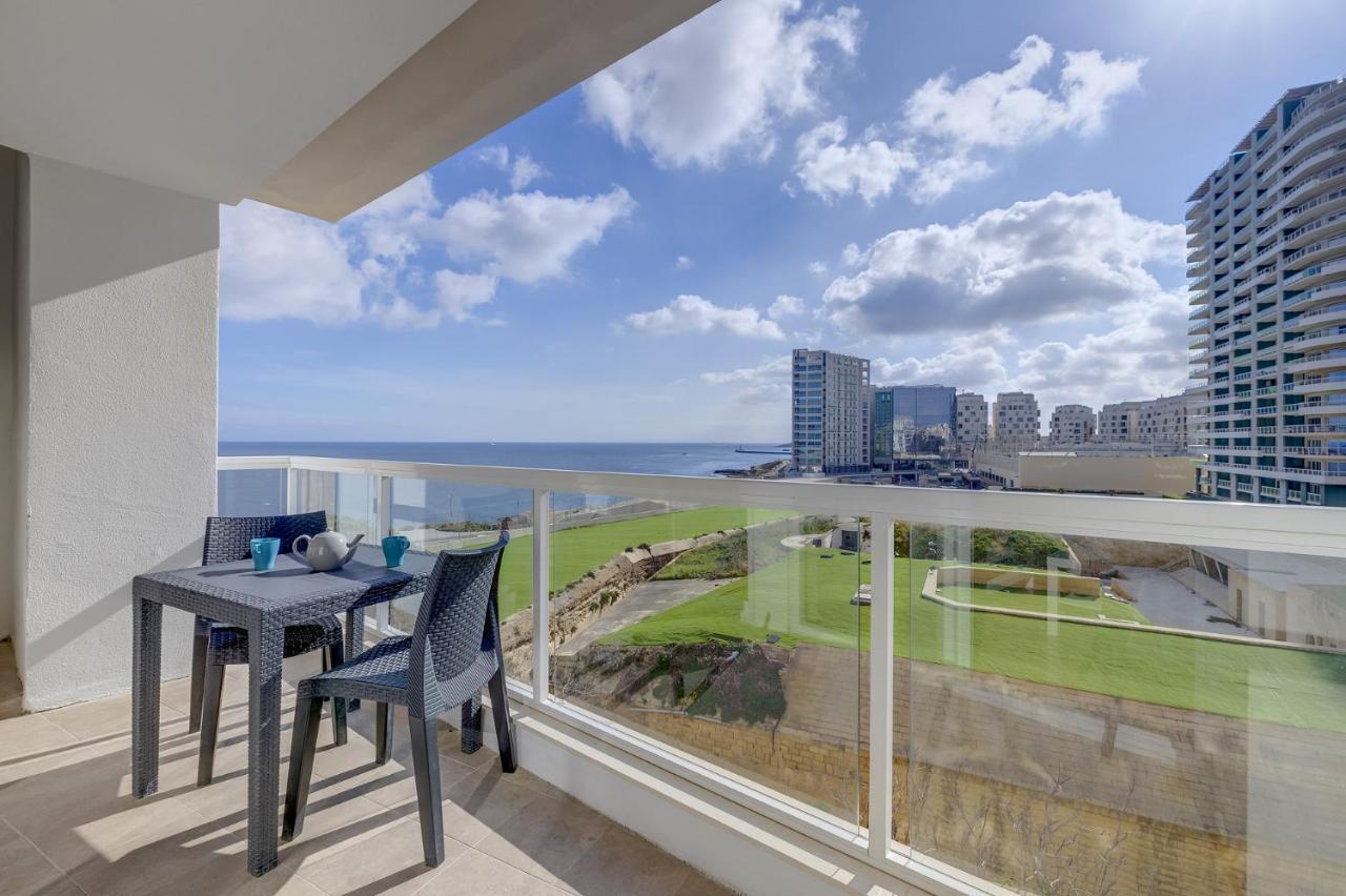 Apartment With Stunning Seaviews Sliema Kültér fotó