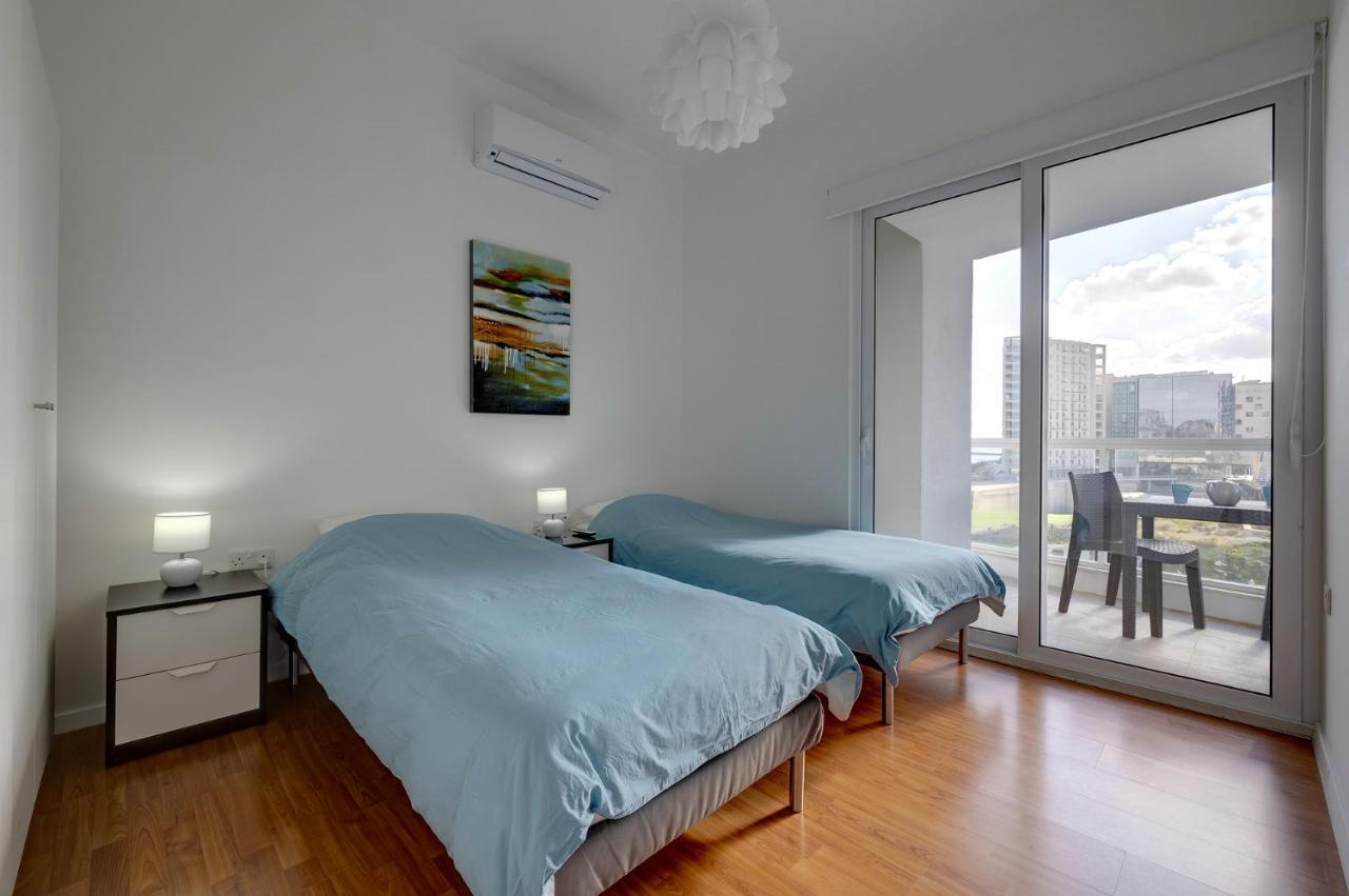 Apartment With Stunning Seaviews Sliema Kültér fotó