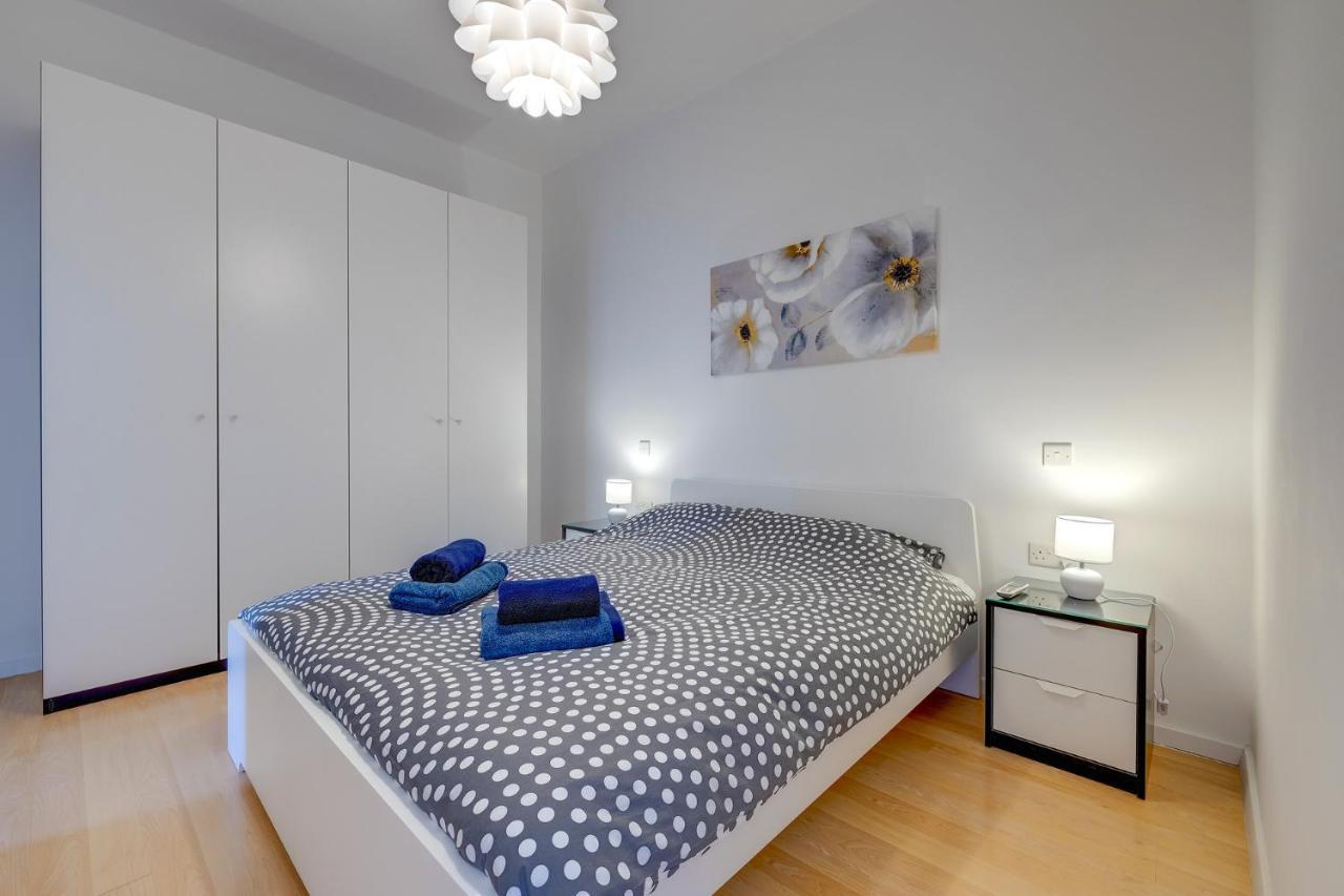 Apartment With Stunning Seaviews Sliema Kültér fotó